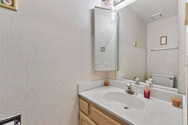 1150 Coventry Lane, Bolingbrook, IL 60440