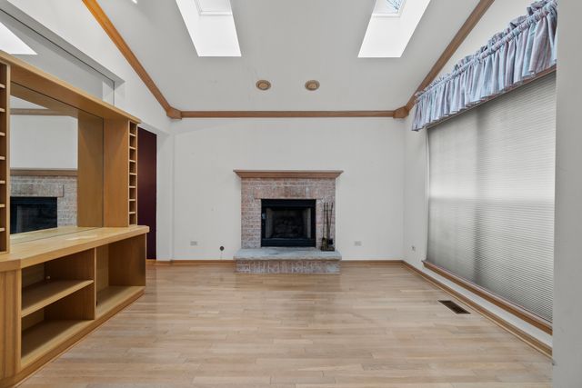 1150 Coventry Lane, Bolingbrook, IL 60440