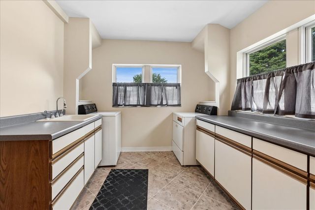 10808 N Woodstock Street, Huntley, IL 60142