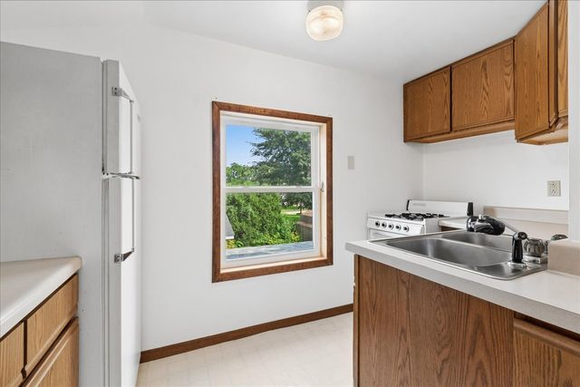 10808 N Woodstock Street, Huntley, IL 60142