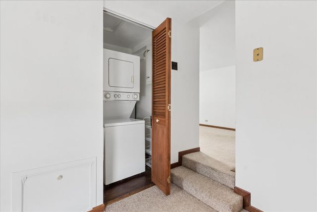10808 N Woodstock Street, Huntley, IL 60142