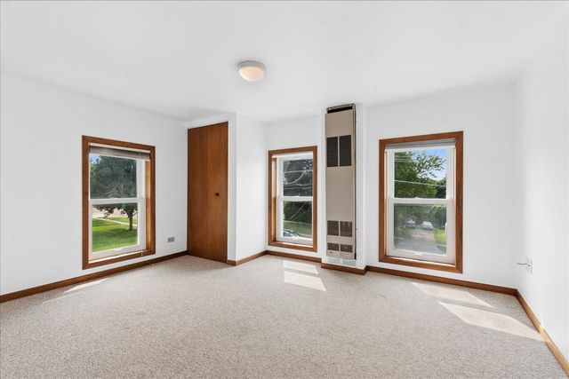 10808 N Woodstock Street, Huntley, IL 60142