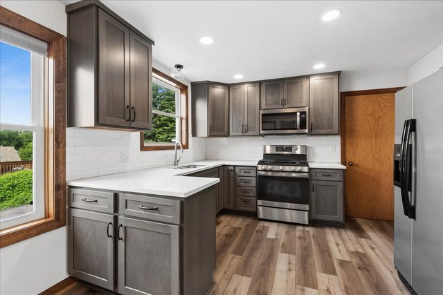 10808 N Woodstock Street, Huntley, IL 60142