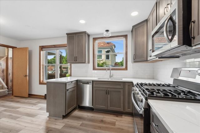10808 N Woodstock Street, Huntley, IL 60142