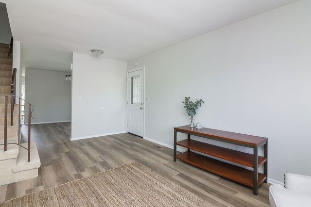 564 Sauk Court, Carol Stream, IL 60188