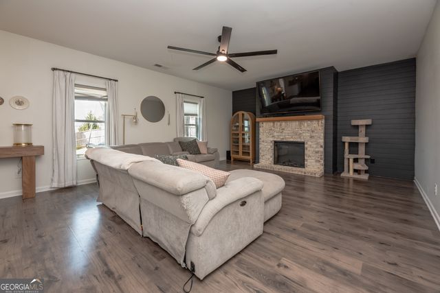 116 Sandalwood Drive, Carrollton, GA 30117