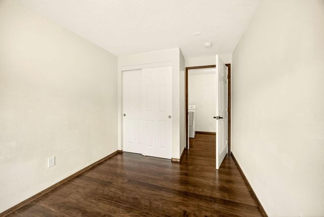 1035 N Keene Way Drive, Medford, OR 97504