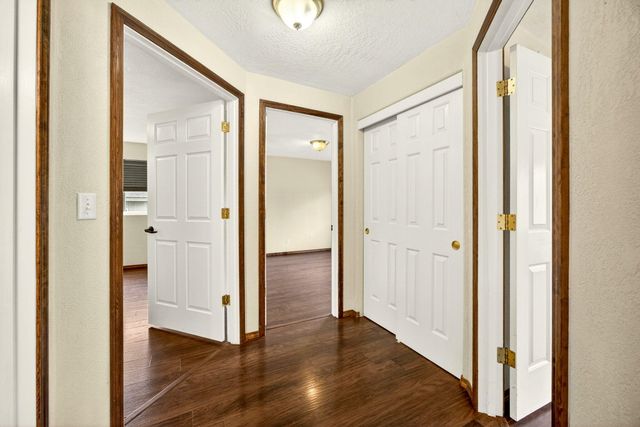 1035 N Keene Way Drive, Medford, OR 97504