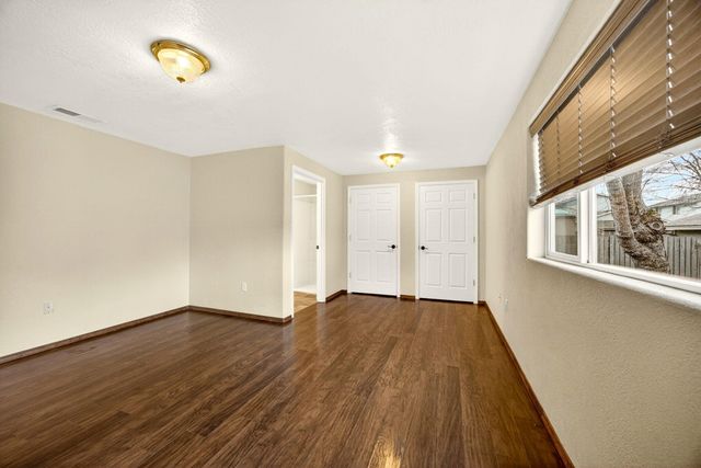 1035 N Keene Way Drive, Medford, OR 97504