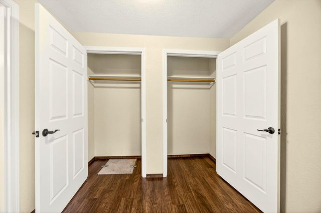 1035 N Keene Way Drive, Medford, OR 97504