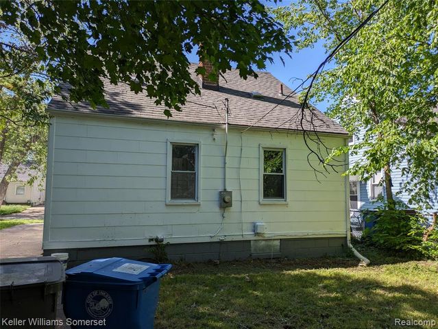 26671 W Hills Drive, Inkster, MI 48141