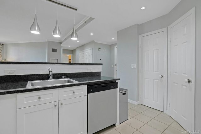300 Mamaroneck Avenue 328, White Plains, NY 10605