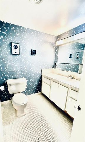 1550 NE 191st St 306, Miami, FL 33179