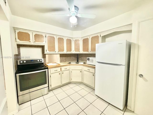 1550 NE 191st St 306, Miami, FL 33179