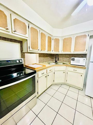 1550 NE 191st St 306, Miami, FL 33179