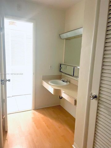 1550 NE 191st St 306, Miami, FL 33179