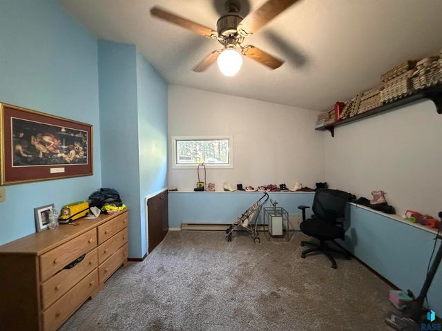 194 40th Ave Avenue, Hills, MN 56138