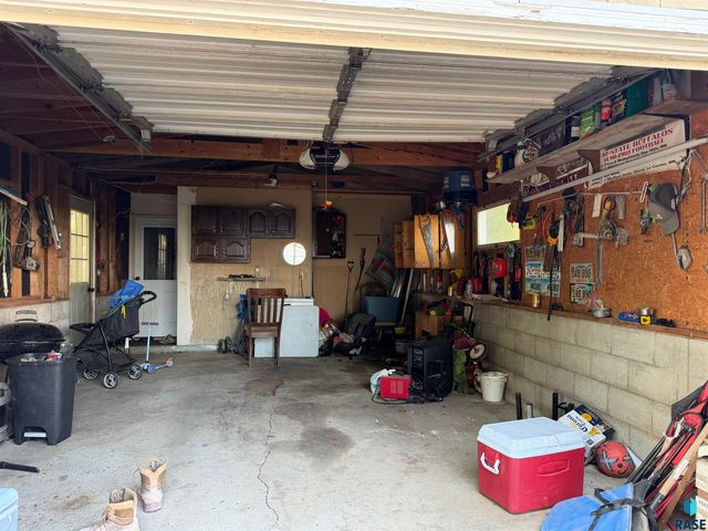 194 40th Ave Avenue, Hills, MN 56138