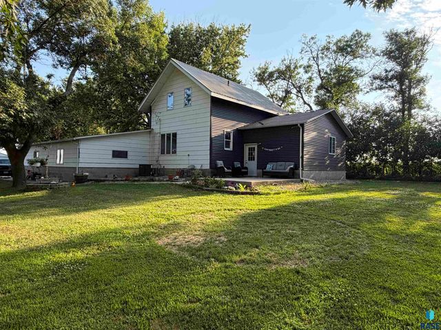 194 40th Ave Avenue, Hills, MN 56138