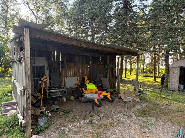 194 40th Ave Avenue, Hills, MN 56138