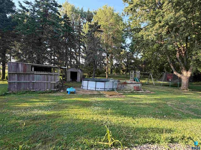 194 40th Ave Avenue, Hills, MN 56138