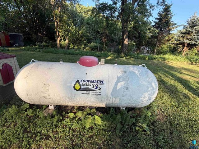 194 40th Ave Avenue, Hills, MN 56138