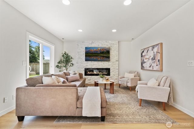 7087 45th Avenue W, Mukilteo, WA 98275