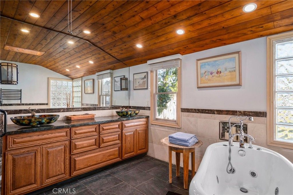 Image 14 of property listing at 183 Monarch Bay, Dana Point, CA 92629