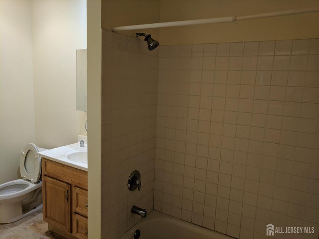 385 GEORGE Street 2B, New Brunswick, NJ 08846