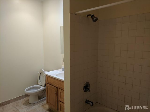 385 GEORGE Street 2B, New Brunswick, NJ 08846