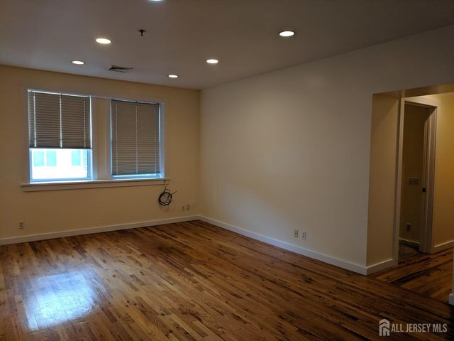 385 GEORGE Street 2B, New Brunswick, NJ 08846