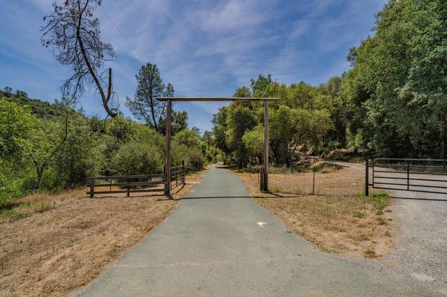 4043 Highway 49, Mokelumne Hill, CA 95245