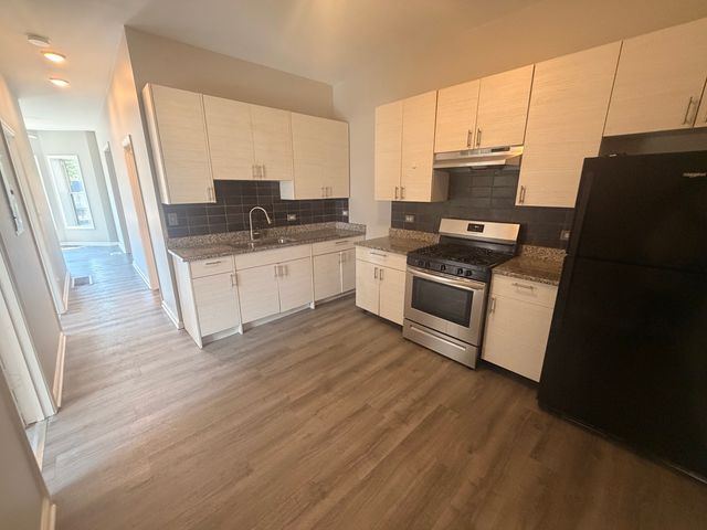8755 S Cottage Grove Avenue, Chicago, IL 60619
