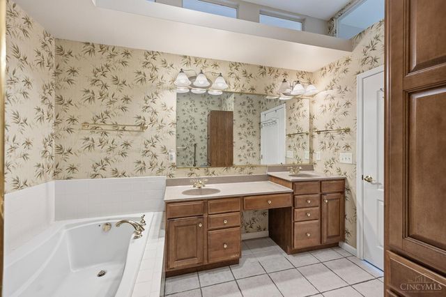 7337 Red Oak Court, Mason, OH 45040