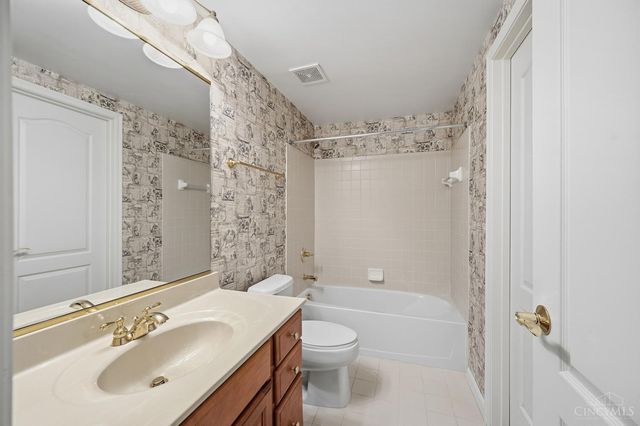 7337 Red Oak Court, Mason, OH 45040