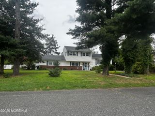 12 Winston Drive, Middletown, NJ 07748