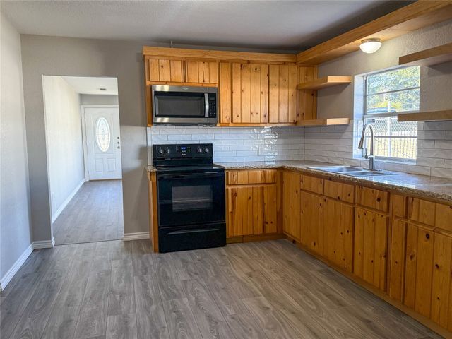 2410 N Jefferson, Mt Pleasant, TX 75455