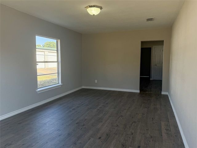 2410 N Jefferson, Mt Pleasant, TX 75455