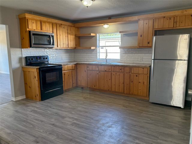 2410 N Jefferson, Mt Pleasant, TX 75455