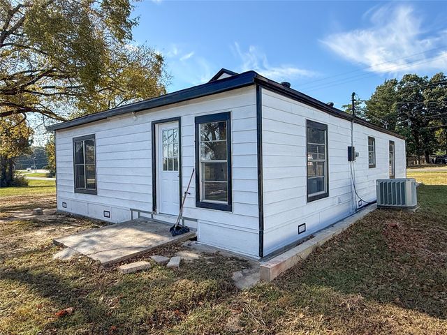 2410 N Jefferson, Mt Pleasant, TX 75455