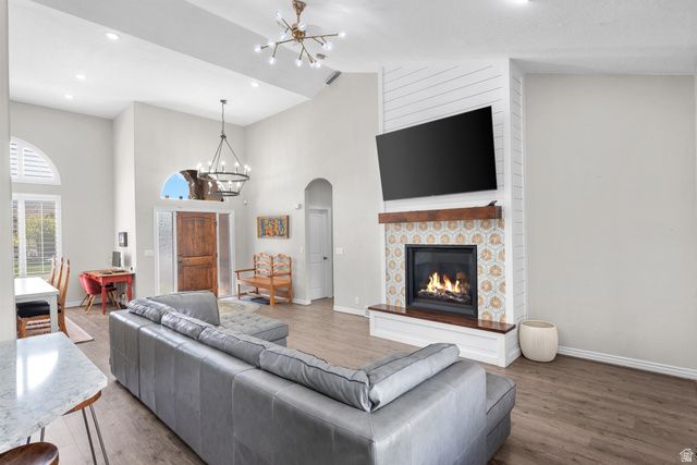 483 E CRYSTAL SPRING DR, Draper, UT 84020