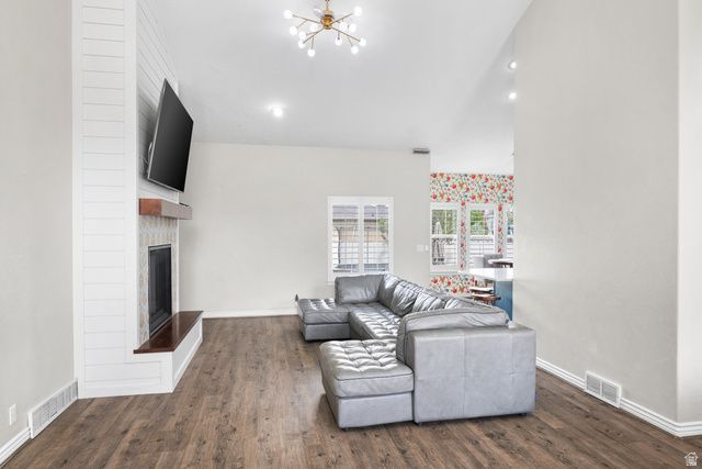 483 E CRYSTAL SPRING DR, Draper, UT 84020