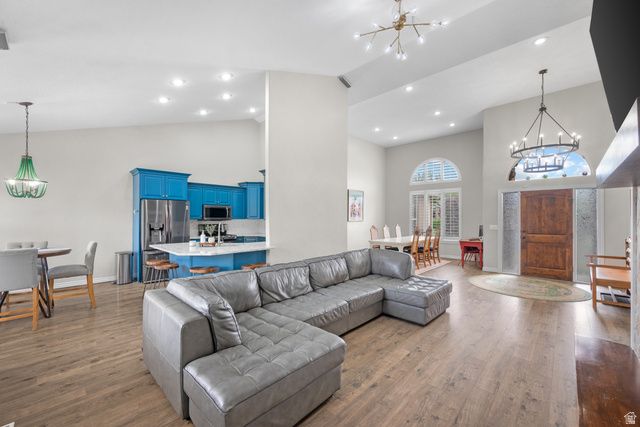 483 E CRYSTAL SPRING DR, Draper, UT 84020