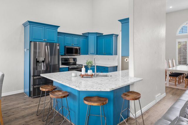 483 E CRYSTAL SPRING DR, Draper, UT 84020