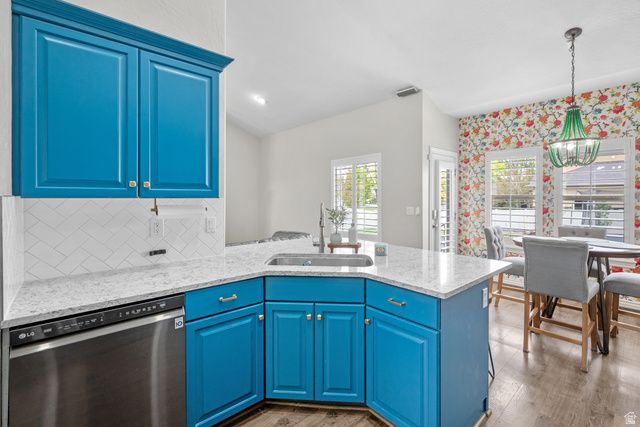 483 E CRYSTAL SPRING DR, Draper, UT 84020