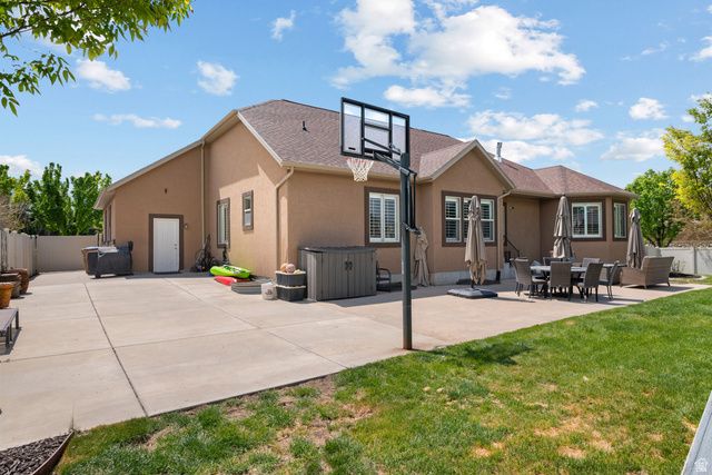 483 E CRYSTAL SPRING DR, Draper, UT 84020