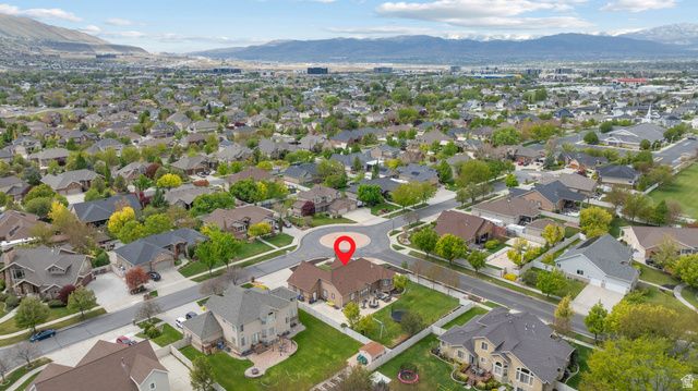 483 E CRYSTAL SPRING DR, Draper, UT 84020