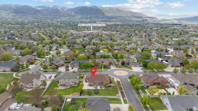 483 E CRYSTAL SPRING DR, Draper, UT 84020