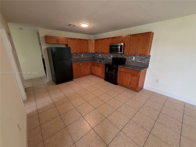 10530 SW 183rd St 2, Miami, FL 33157