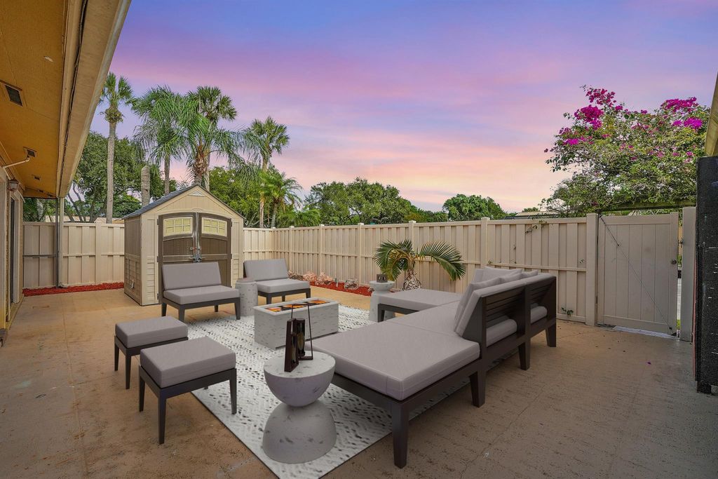 5370 Eagle Lake Drive, Palm Beach Gardens, FL 33410